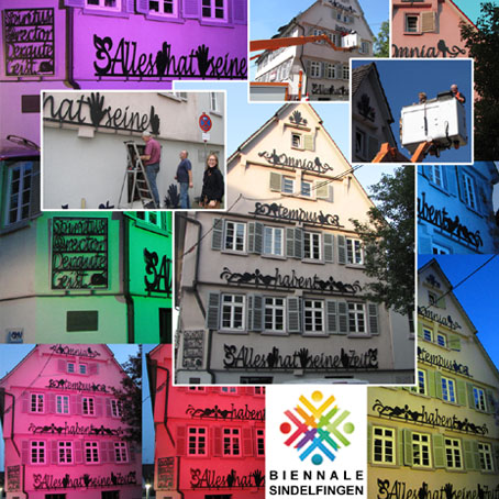 Bildcollage zum Kunstwerk omnia, tempus, habent von Petra Wenski-Hänisch auf der Biennale 2015 in Sindelfingen, angebracht am Stadtschreiberhaus in der Lange Strasse.